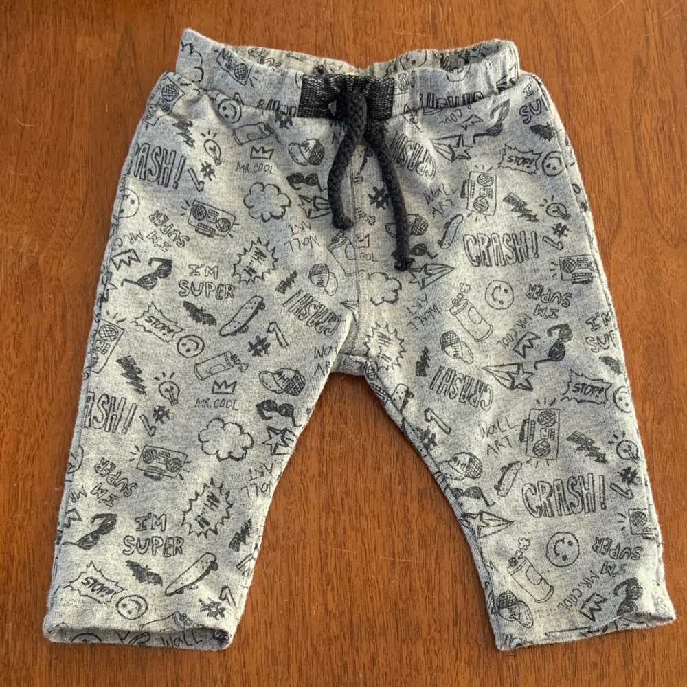 🍊5/$25 Zara Kids Graphic Gray Joggers size 3-6m
